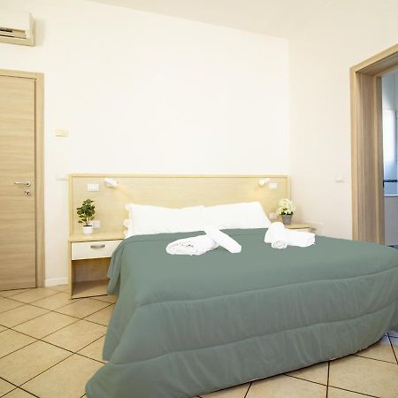 Athena Rooms - Parcheggio Privato Bologna Luaran gambar