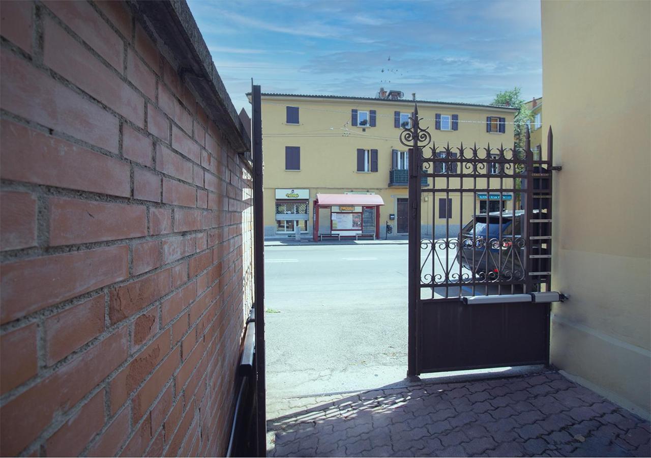 Athena Rooms - Parcheggio Privato Bologna Luaran gambar