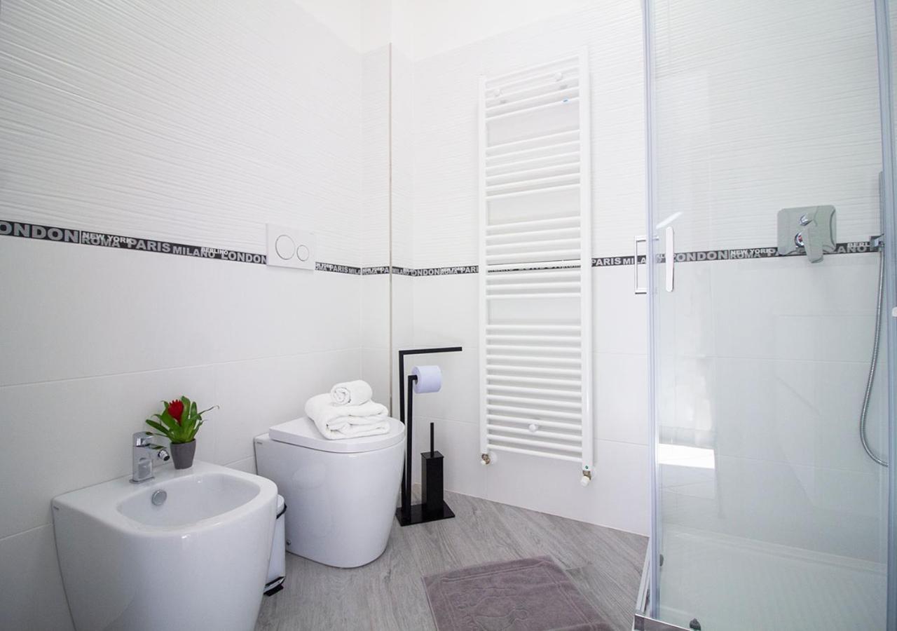 Athena Rooms - Parcheggio Privato Bologna Luaran gambar