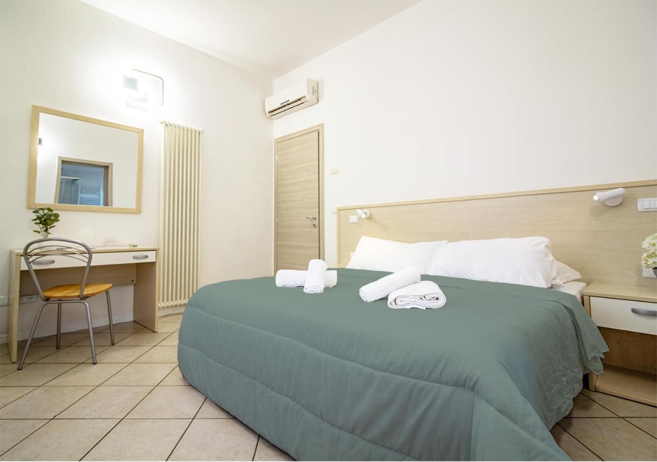 Athena Rooms - Parcheggio Privato Bologna Luaran gambar