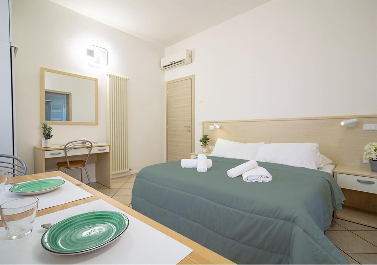 Athena Rooms - Parcheggio Privato Bologna Luaran gambar